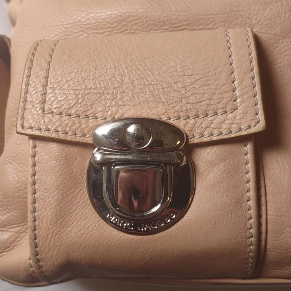 MARC JACOBS Multi-Pocket Peach Color Purse w/ Turquoise Interior - Picture 4 of 11